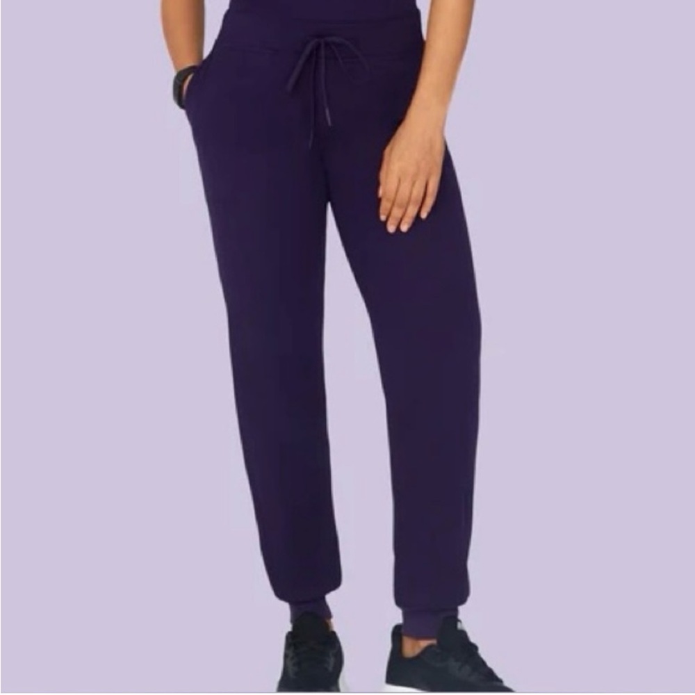 Mandala 11 pocket jogger scrubs